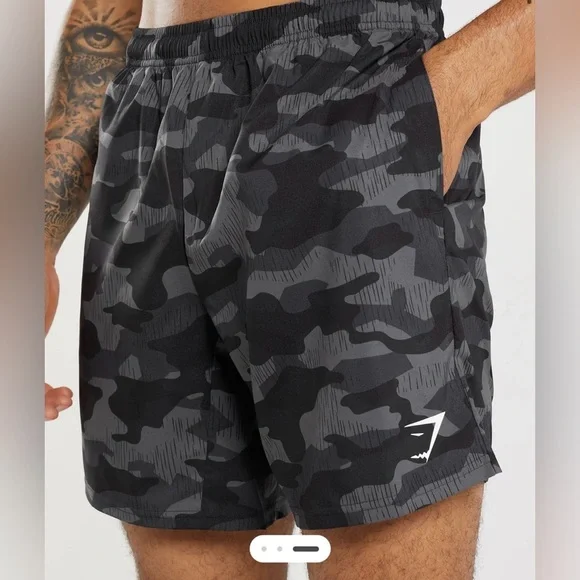 Gymshark Arrival 7" Short Graphite Gray Camo Size XS - Picture 3 of 7
